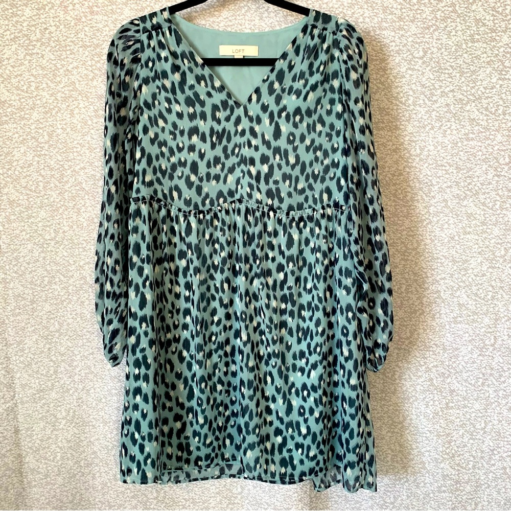 Loft Blue Animal Print V-neck Swing Dress Size: XS